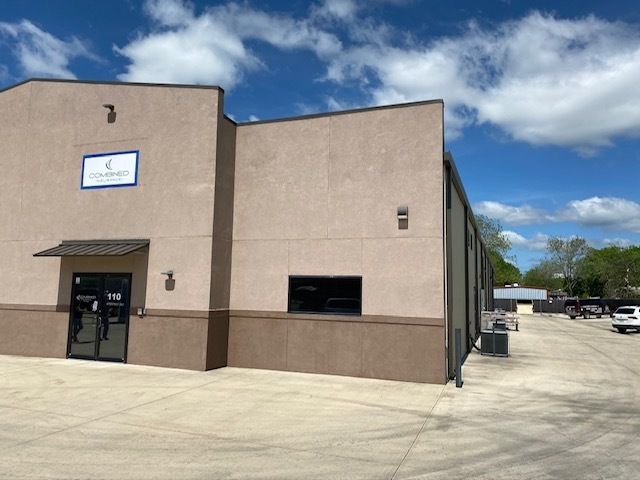 Office For Lease: 1495 N Business Ih 35, New Braunfels, TX 78130